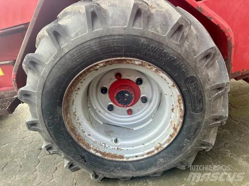 Schäffer 3550 Εμπρόσθιοι φορτωτές και σκαπτικά
