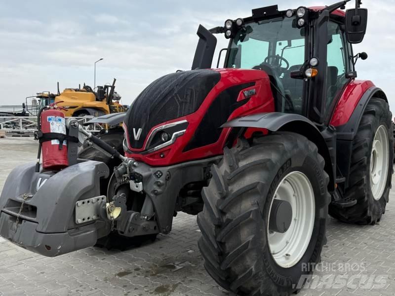 Valtra T235A Τρακτέρ