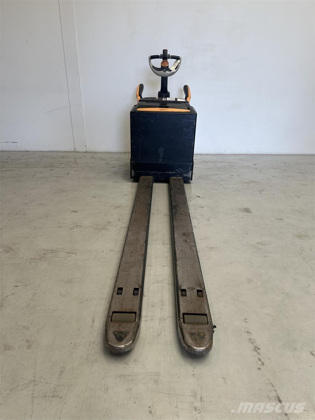 Crown WT3040 Χειροκίνητο περονοφόρο ανυψωτικό με πλατφόρμα