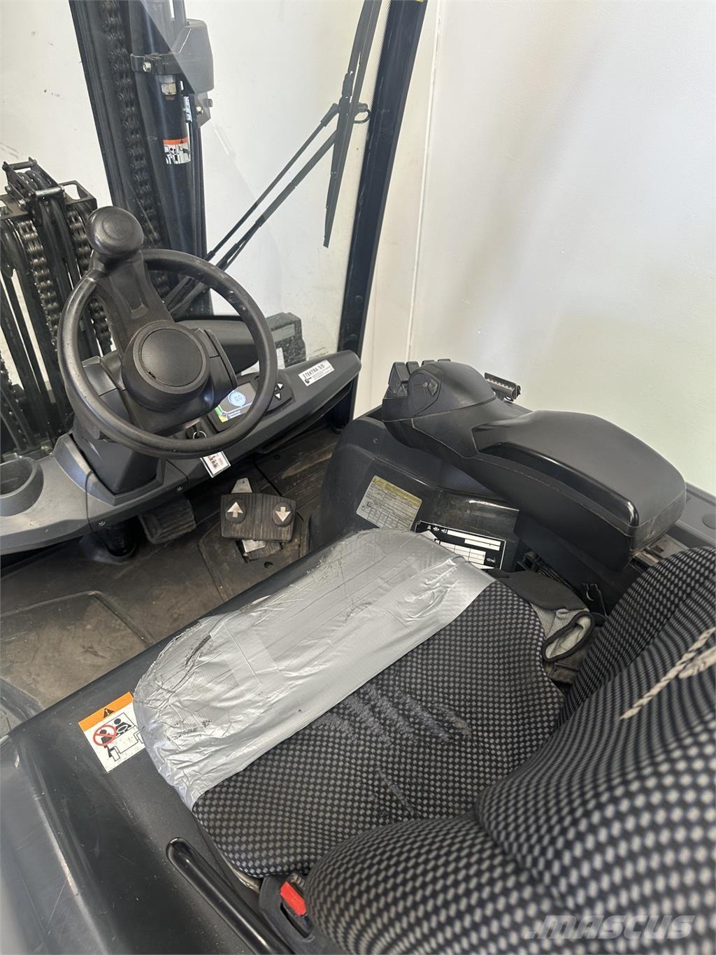 Mitsubishi FB35N Ηλεκτρικά περονοφόρα ανυψωτικά κλαρκ