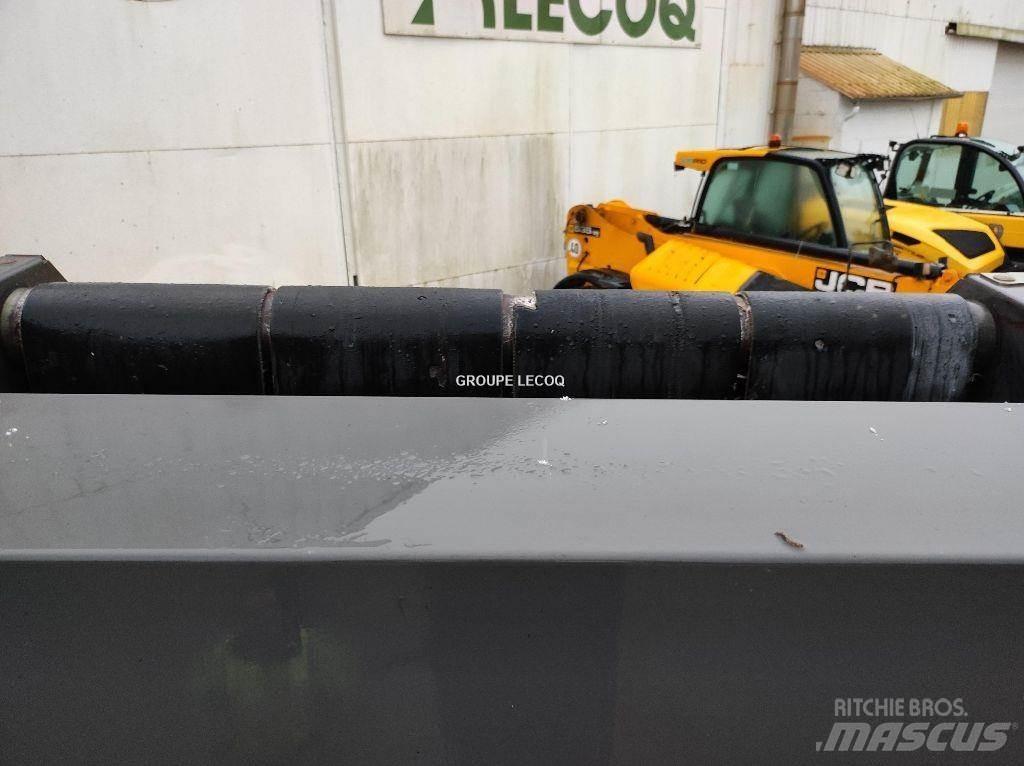 CLAAS Variant 360 Πρέσες κυλινδρικών δεμάτων