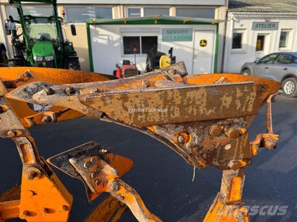 Huard 670 Συμβατικά άροτρα