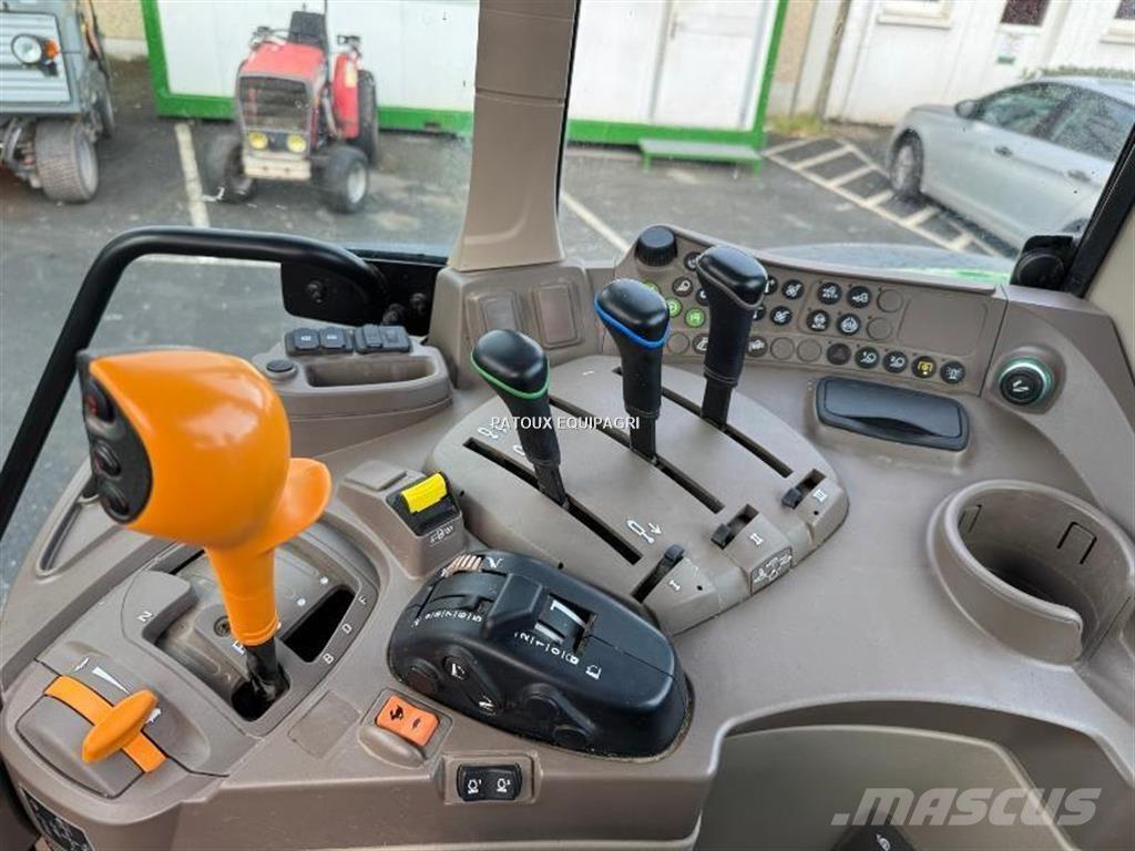 John Deere 6100M Τρακτέρ