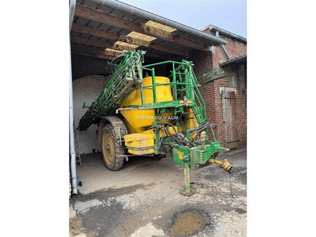 John Deere 832I Ρυμουλκούμενα ψεκαστικά