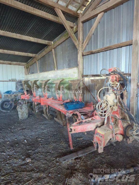 Kuhn VM 180 Συμβατικά άροτρα