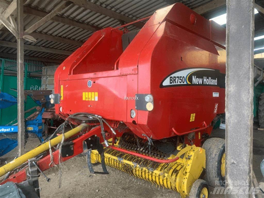 New Holland BR750 Πρέσες κυλινδρικών δεμάτων