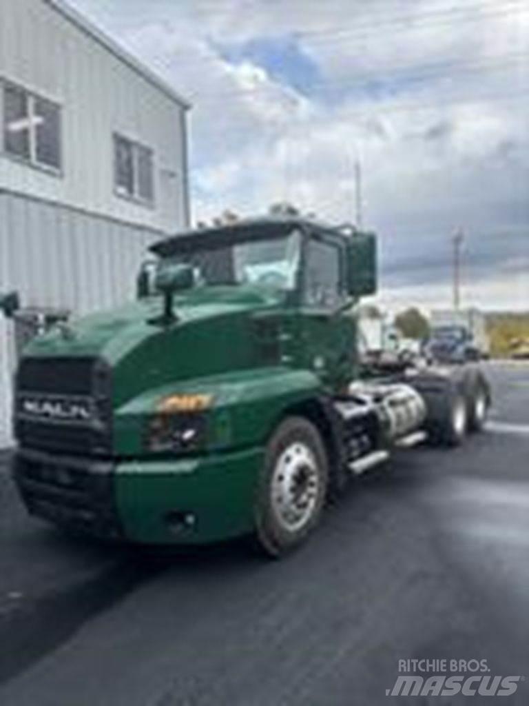 Mack AN64T Τράκτορες