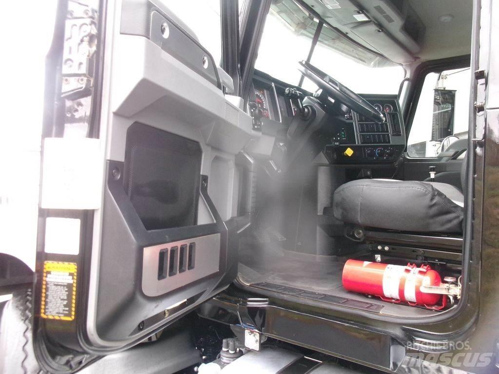 Mack GR64F Φορτηγά Ανατροπή