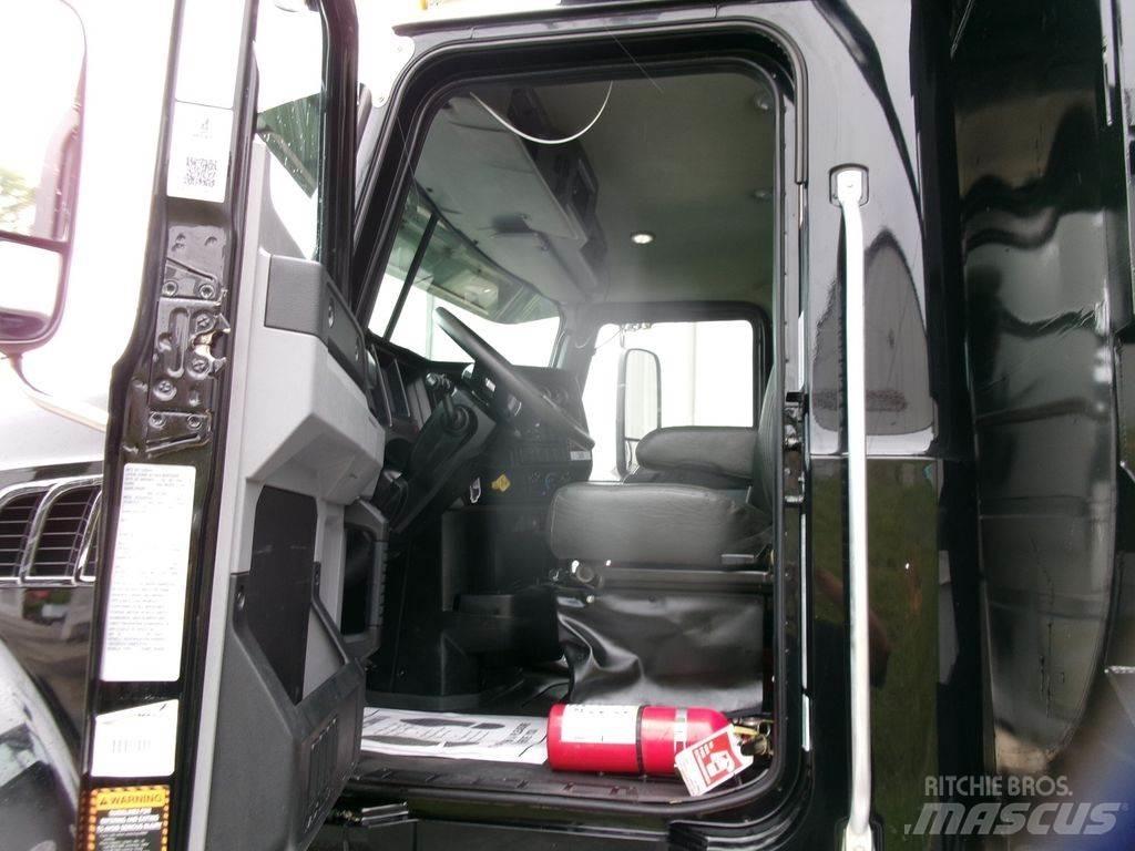Mack GR64F Φορτηγά Ανατροπή