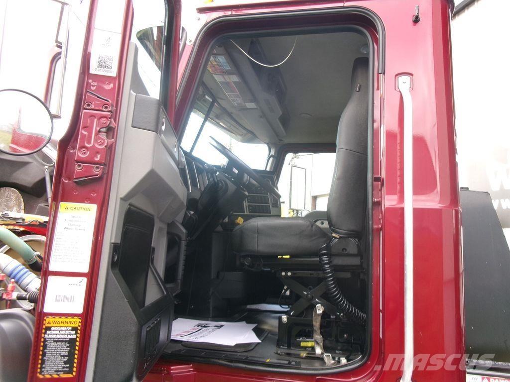 Mack GR64F Φορτηγά Ανατροπή