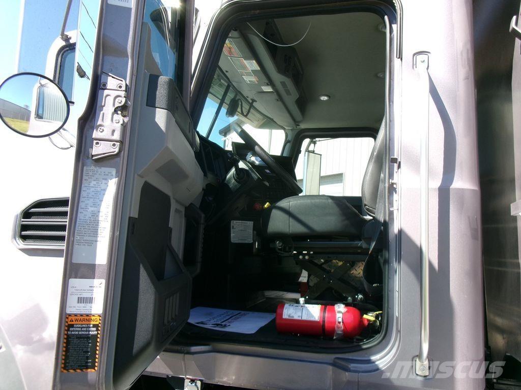 Mack GR64FR Φορτηγά Ανατροπή