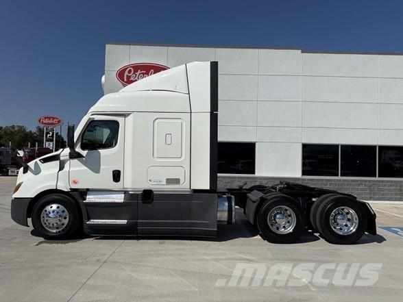 Freightliner CASCADIA 116 Τράκτορες
