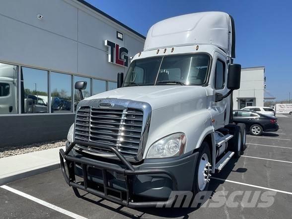 Freightliner CASCADIA 126 Τράκτορες