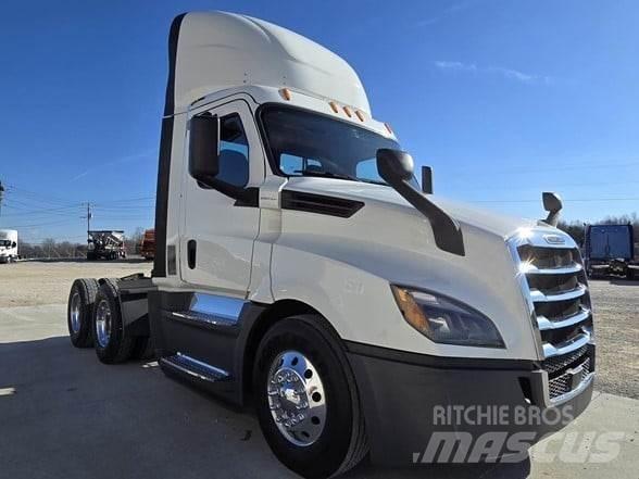 Freightliner CASCADIA 126 Τράκτορες