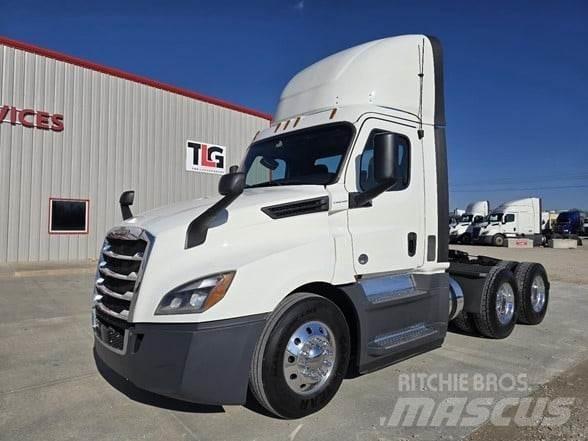 Freightliner CASCADIA 126 Τράκτορες