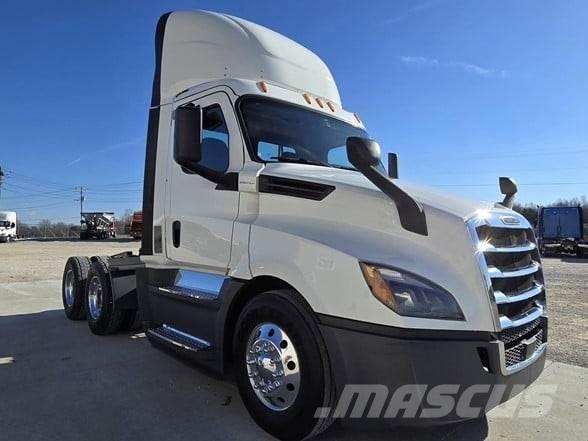 Freightliner CASCADIA 126 Τράκτορες