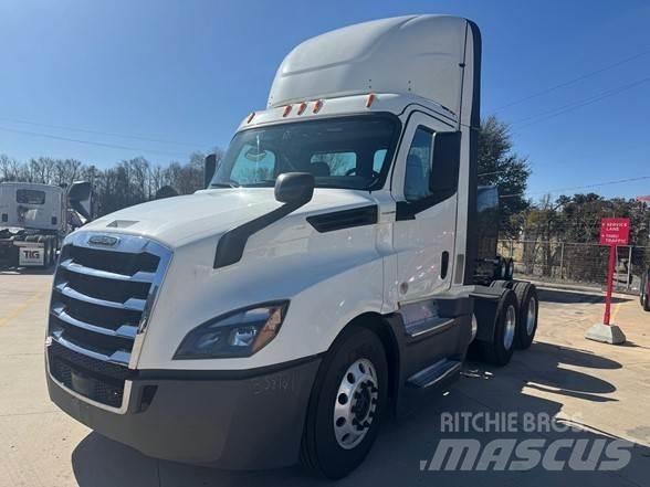 Freightliner CASCADIA 126 Τράκτορες