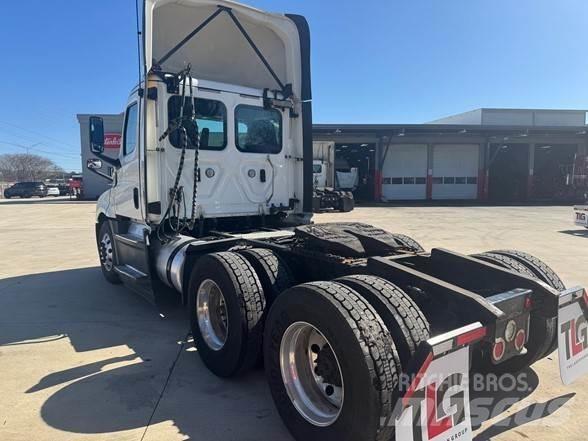 Freightliner CASCADIA 126 Τράκτορες