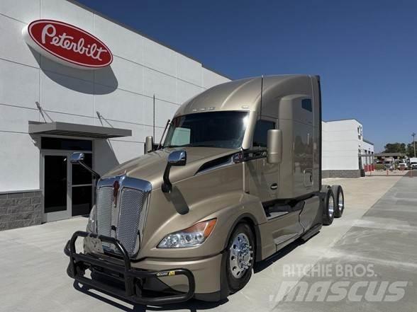 Kenworth T680 Τράκτορες