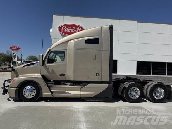 Kenworth T680 Τράκτορες