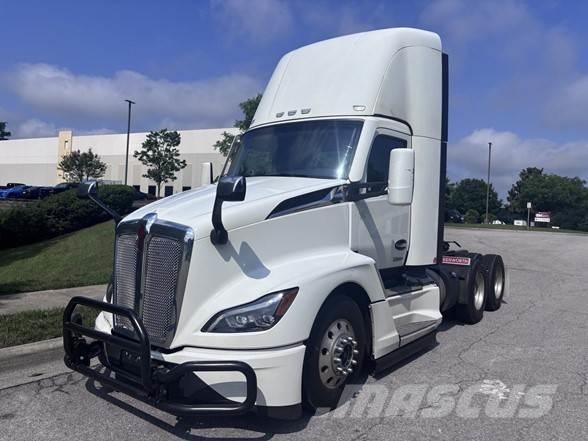 Kenworth T680 Τράκτορες