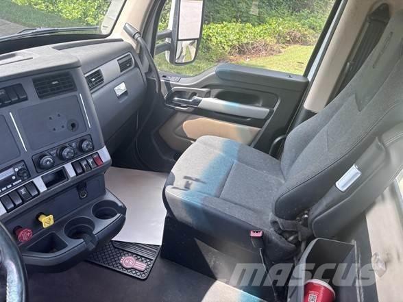 Kenworth T680 Τράκτορες