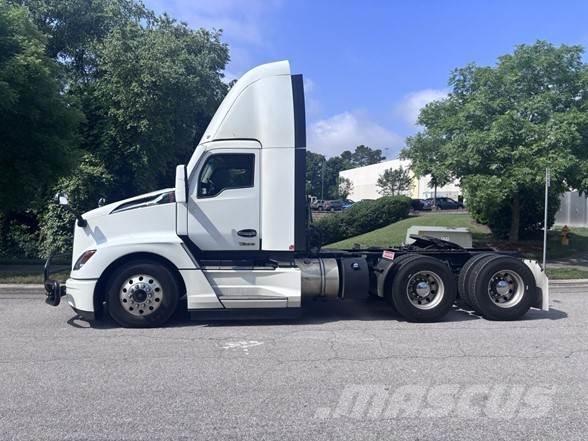 Kenworth T680 Τράκτορες