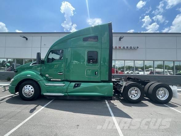 Kenworth T680 Τράκτορες