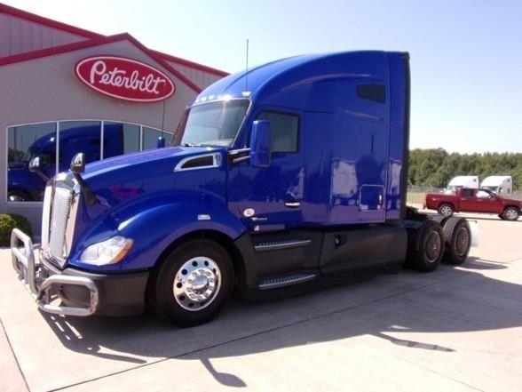 Kenworth T680 Τράκτορες