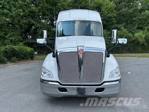 Kenworth T680 Τράκτορες