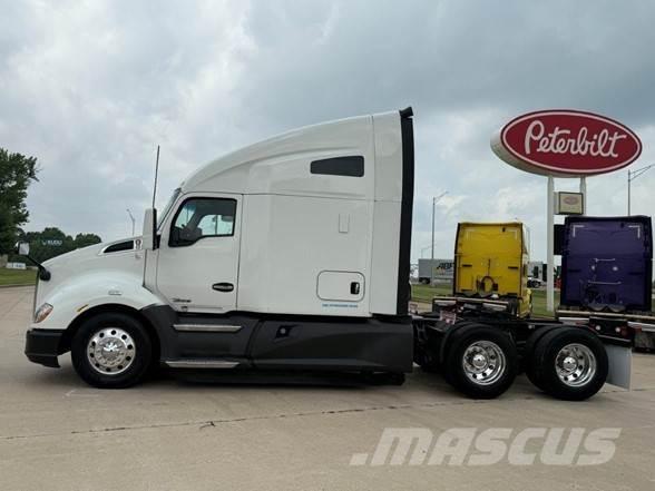 Kenworth T680 Τράκτορες