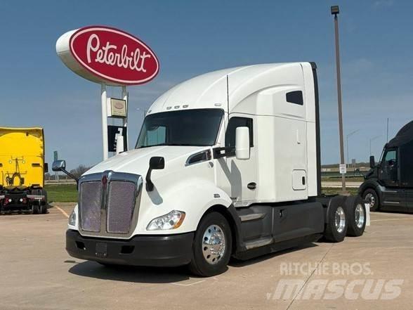 Kenworth T680 Τράκτορες