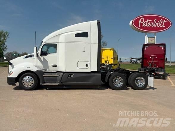 Kenworth T680 Τράκτορες