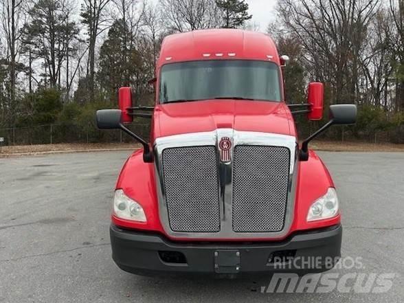 Kenworth T680 Τράκτορες