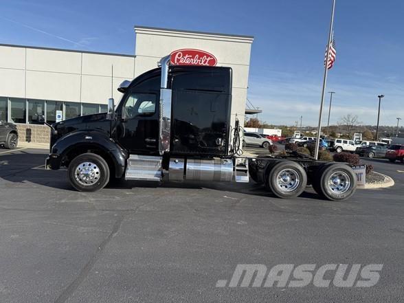 Kenworth T880 Τράκτορες