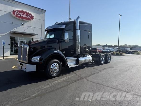 Kenworth T880 Τράκτορες