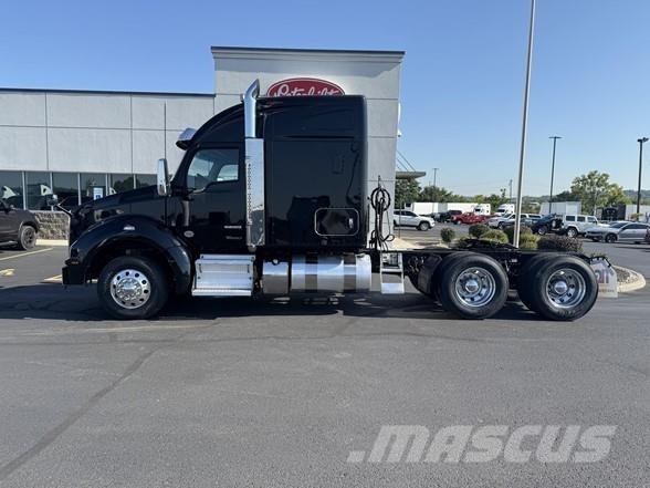 Kenworth T880 Τράκτορες