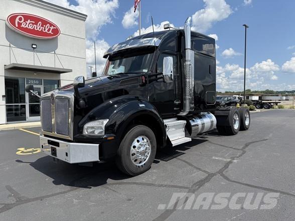 Kenworth T880 Τράκτορες