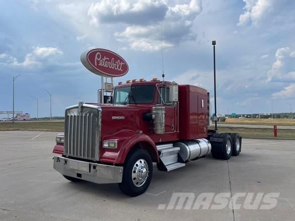 Kenworth W900B Τράκτορες