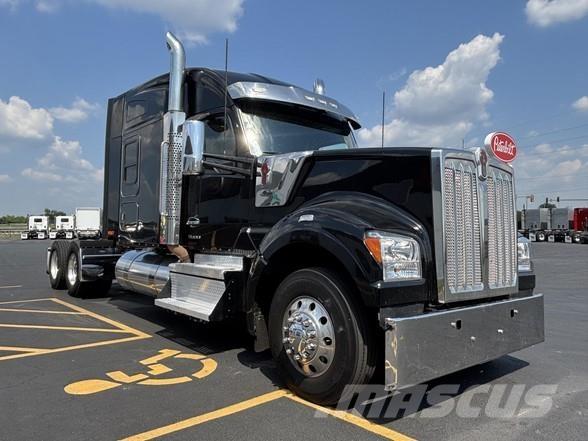 Kenworth W990 Τράκτορες