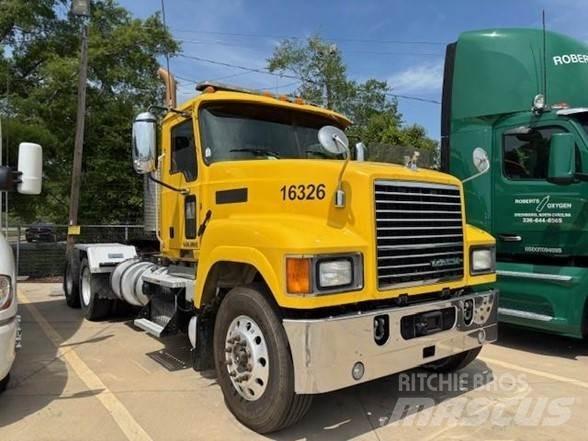 Mack PINNACLE CHU613 Τράκτορες