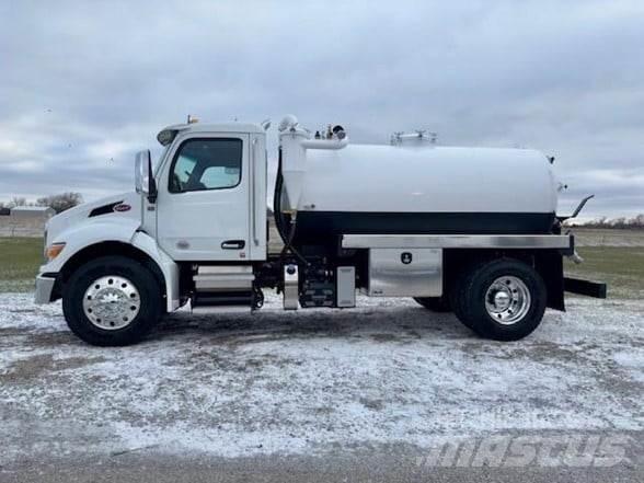 Peterbilt 536 Βυτιοφόρα φορτηγά
