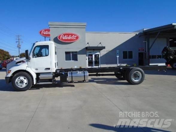 Peterbilt 536 Φορτηγά Σασί
