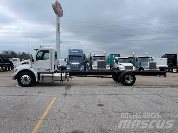 Peterbilt 536 Φορτηγά Σασί