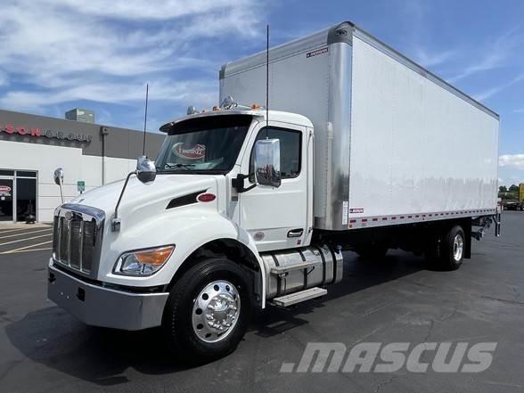 Peterbilt 536 Φορτηγά Κόφα