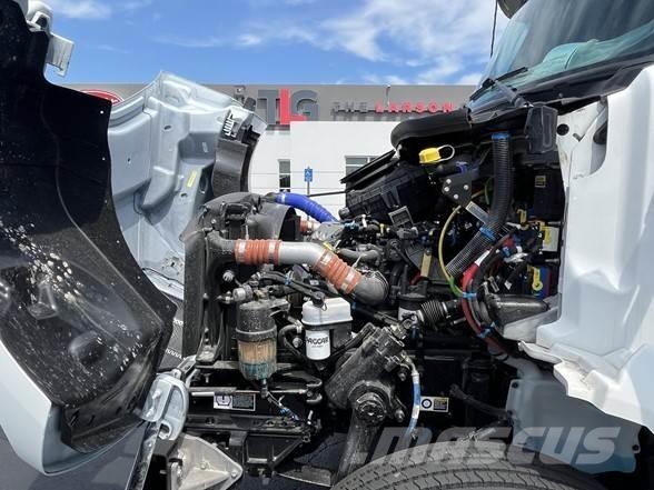 Peterbilt 536 Φορτηγά Κόφα