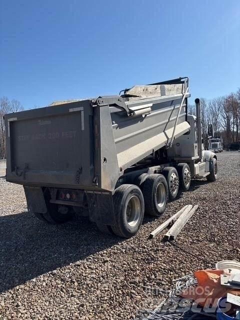 Peterbilt 567 Φορτηγά Ανατροπή