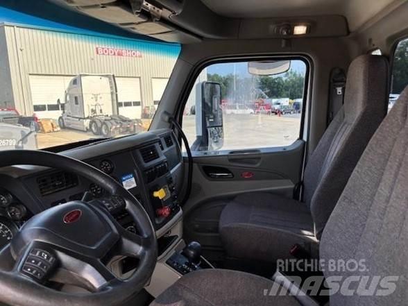 Peterbilt 567 Φορτηγά Ανατροπή