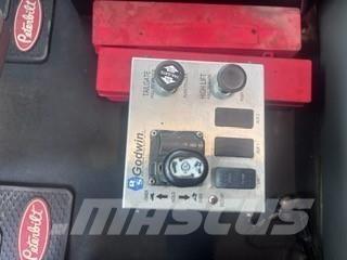 Peterbilt 567 Φορτηγά Ανατροπή