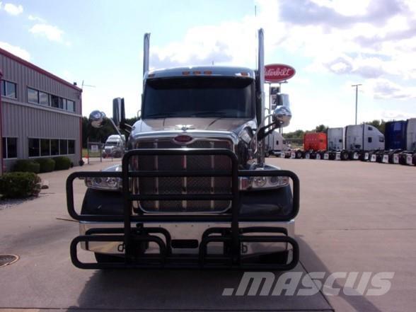 Peterbilt 567 Τράκτορες